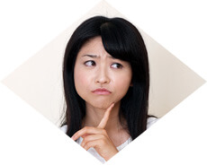 悩む表情の女性