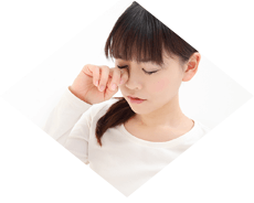 泣いている女性