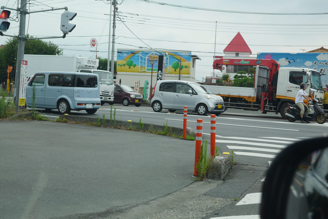 探偵　浮気調査　尾行　追跡　車